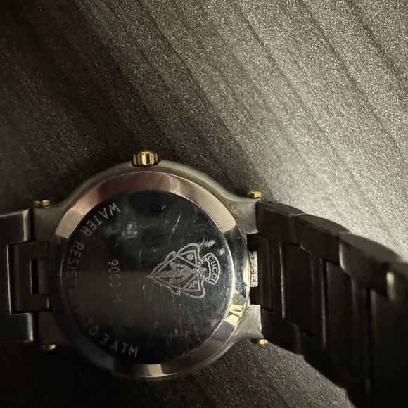 VINTAGE Authentic Gucci Watch 9000M Ladies Dial Quartz Two-Tone Link Date Watch - Picture 4 of 6